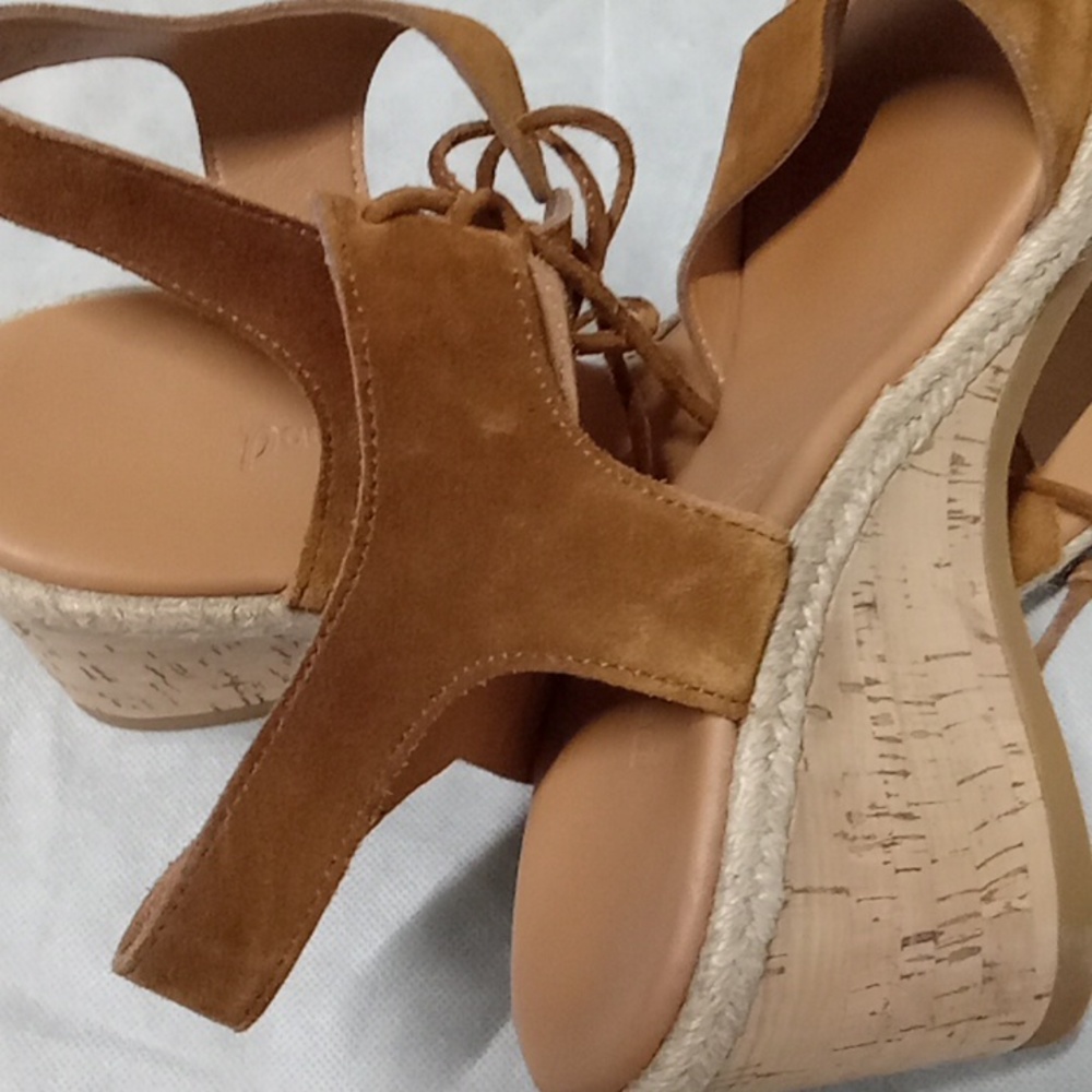 Shoes - Picture 4 of 8